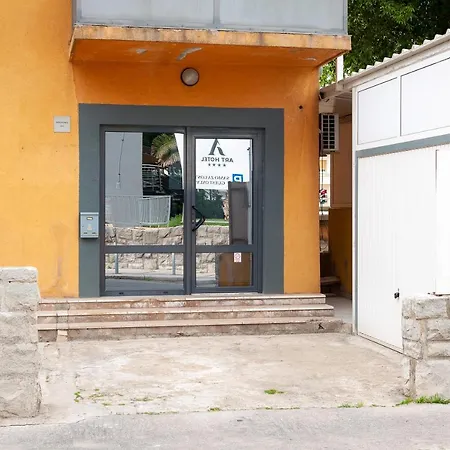 Sesula * Split